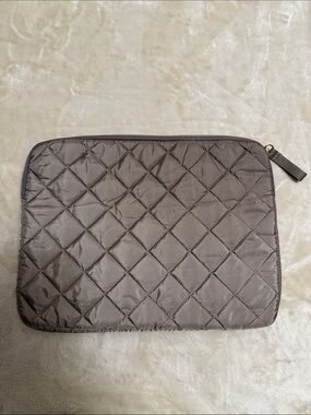 H&M Taupe Quilted Tech Sleeve